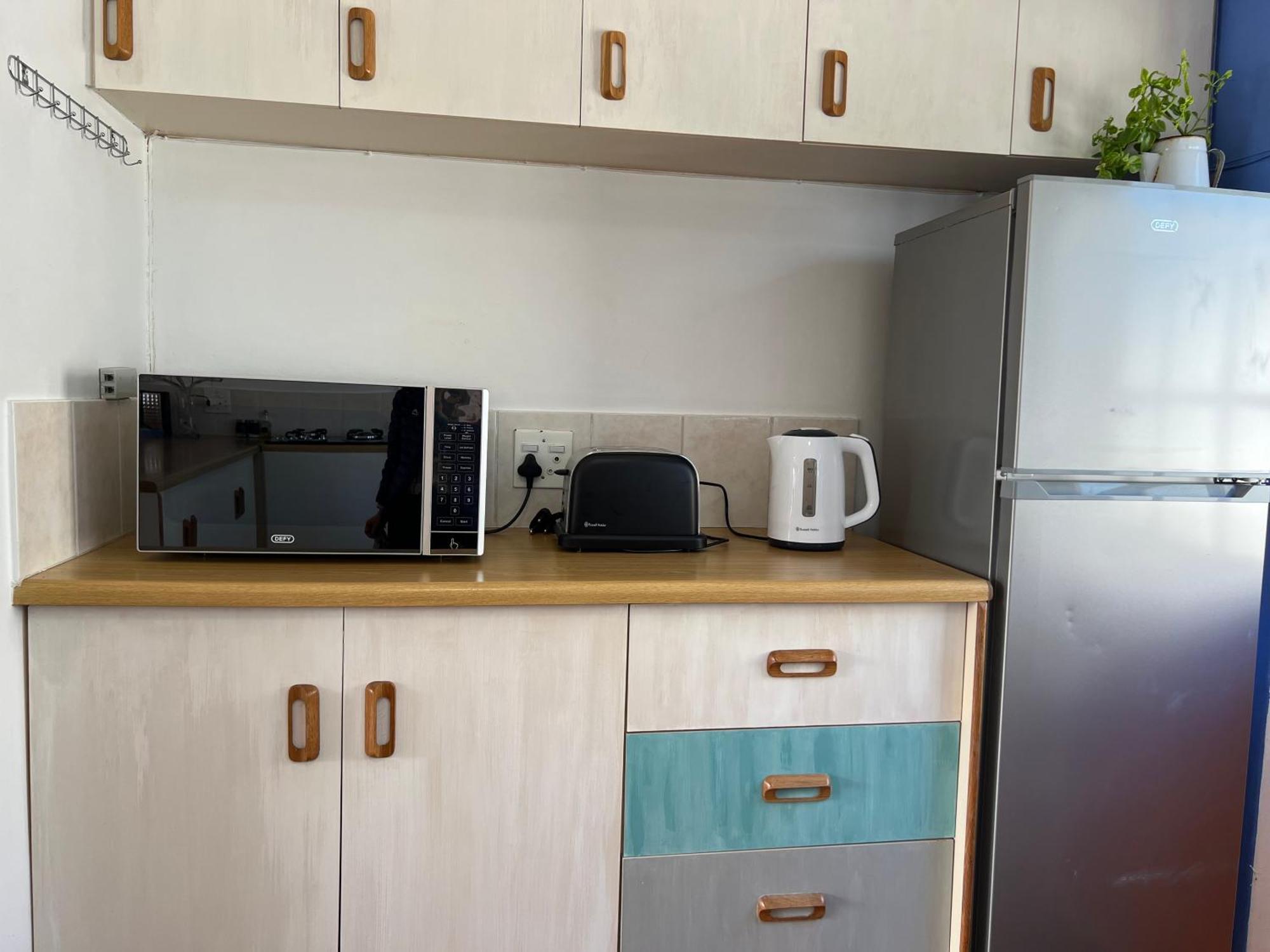 Holiday home Coastal House: 3br+private Entrance+self Catering *