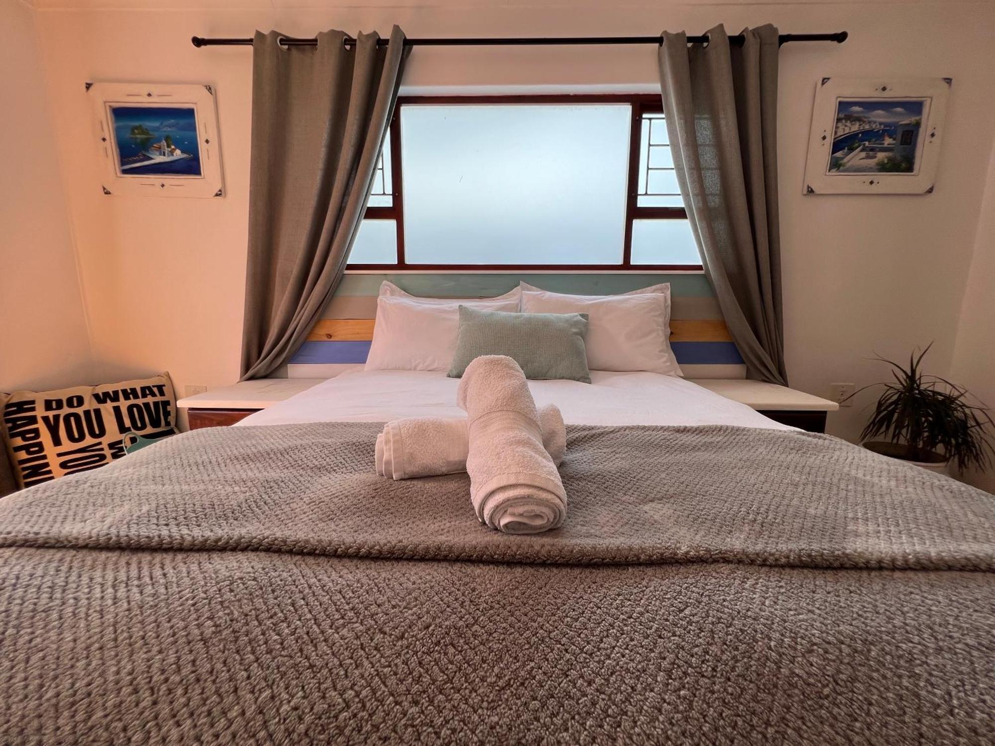 Coastal House: 3br+private Entrance+self Catering Holiday home Cape Town