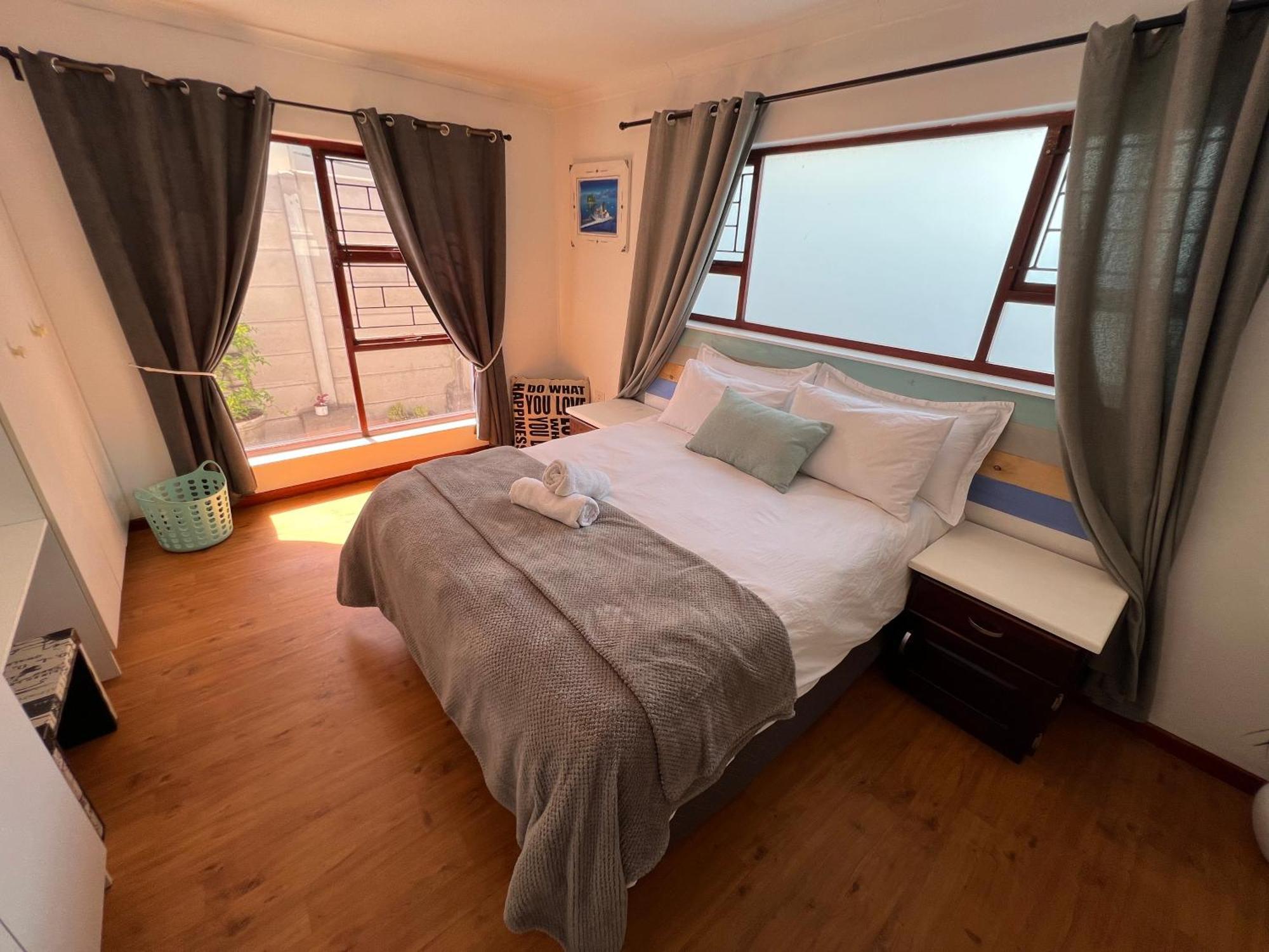 Coastal House: 3br+private Entrance+self Catering *