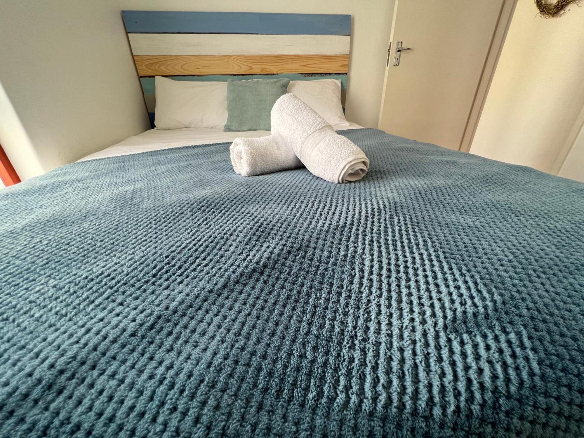 Coastal House: 3br+private Entrance+self Catering Holiday home *