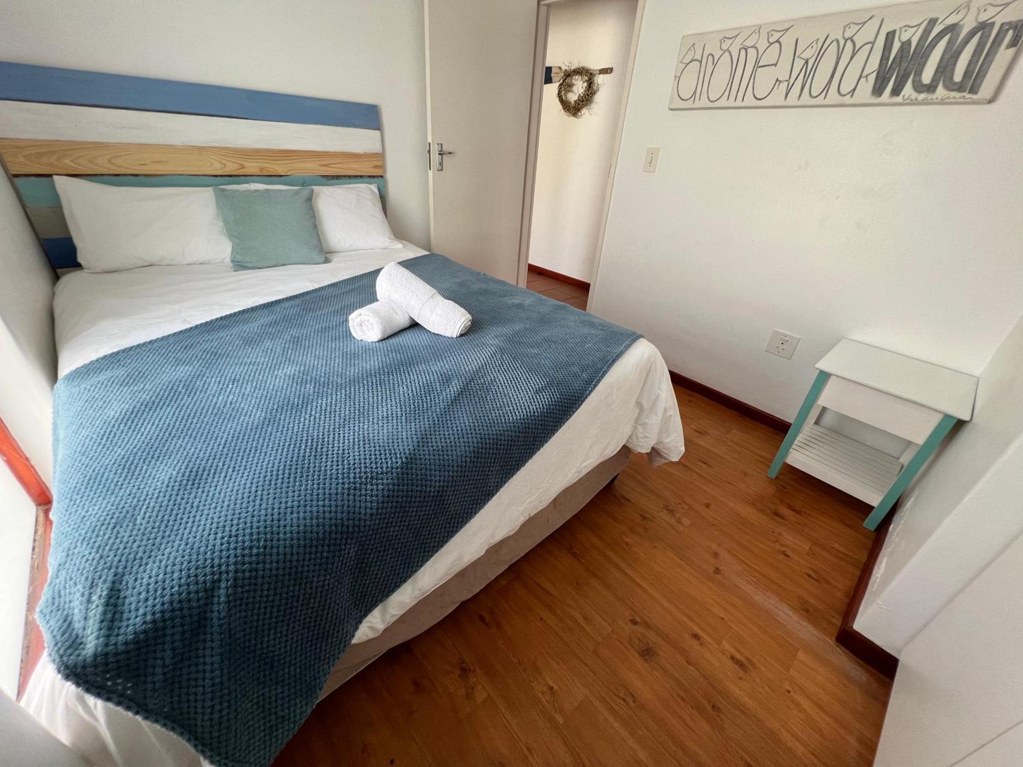 Holiday home Coastal House: 3br+private Entrance+self Catering *